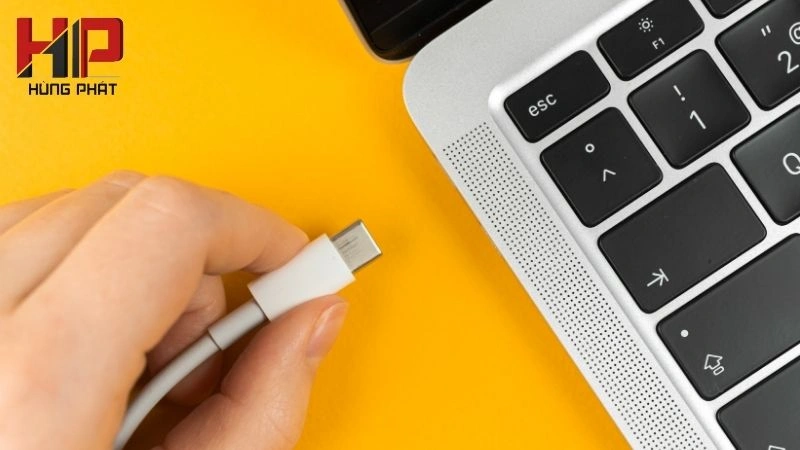 laptop không sạc được pin