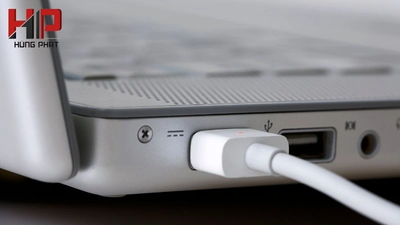 laptop không sạc được pin