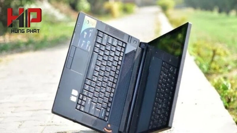 Máy tính bị rơi vỡ