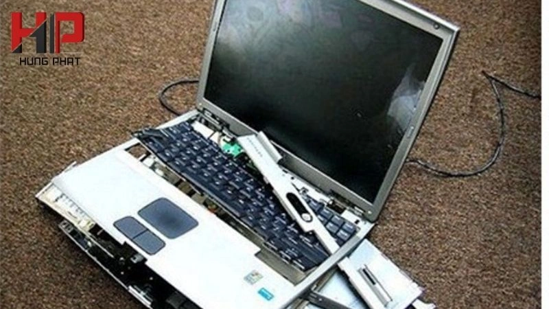 vỡ màn hình laptop